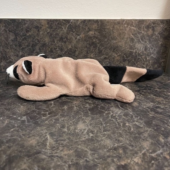 Ty Beanie Babies 1995 Ringo the Raccoon - Picture 2 of 7